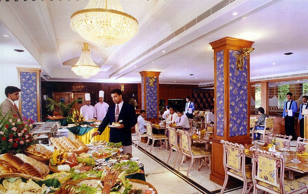 Hotel The Renai Cochin Kochi Esterno foto