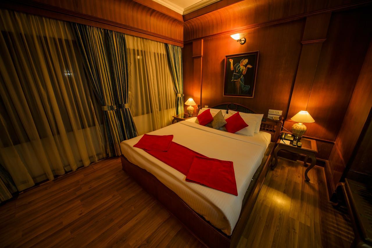 Hotel The Renai Cochin Kochi Esterno foto