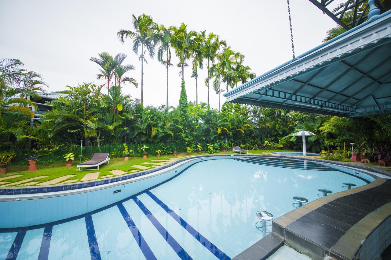 Hotel The Renai Cochin Kochi Esterno foto