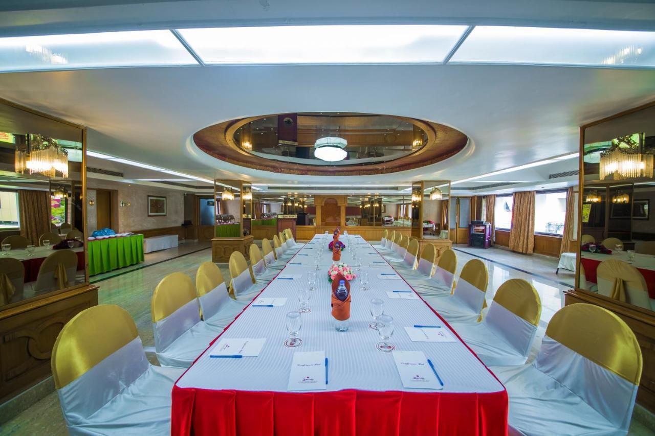Hotel The Renai Cochin Kochi Esterno foto