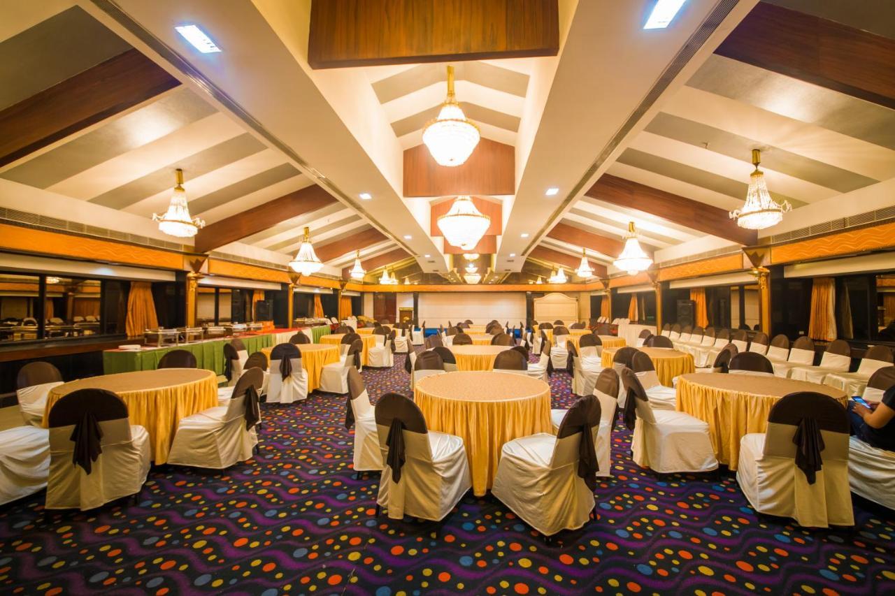 Hotel The Renai Cochin Kochi Esterno foto
