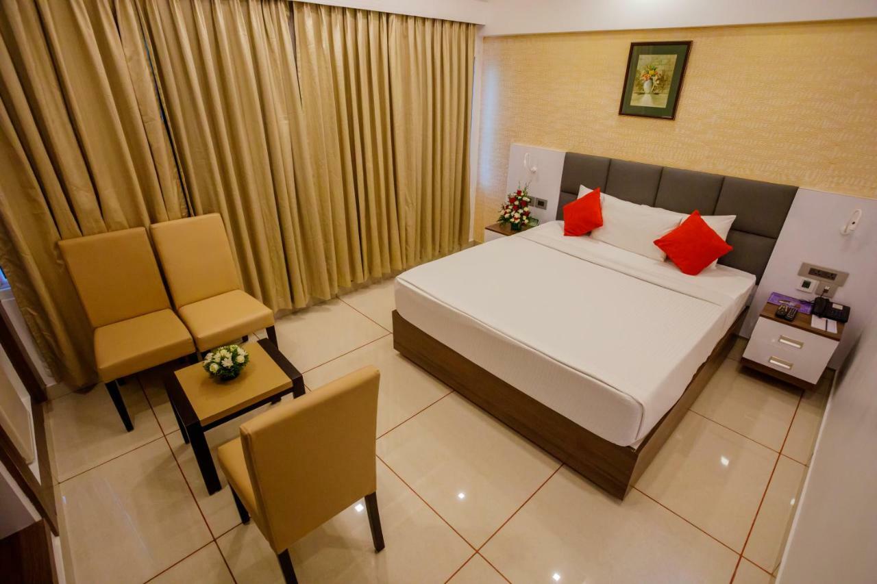 Hotel The Renai Cochin Kochi Esterno foto