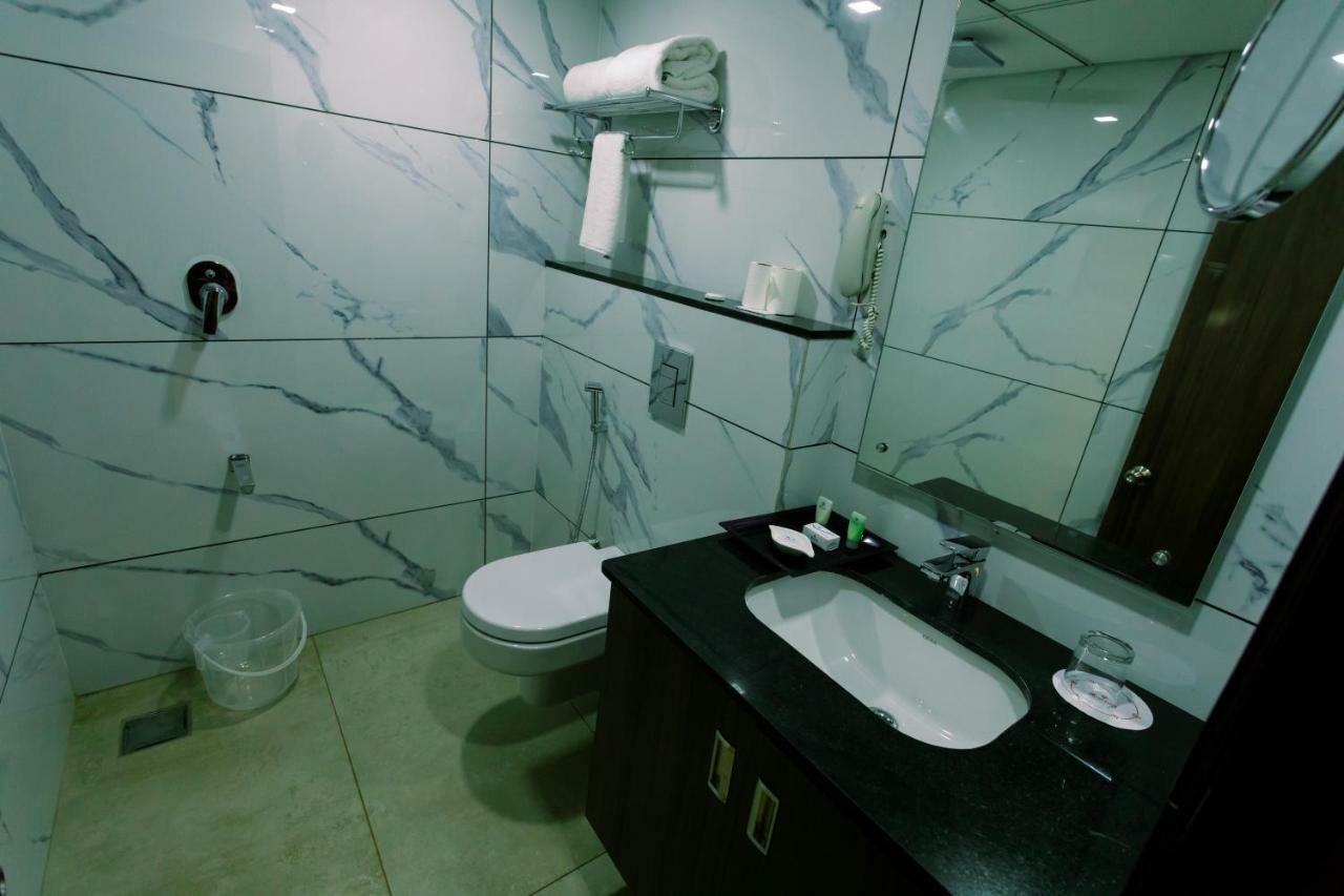 Hotel The Renai Cochin Kochi Esterno foto